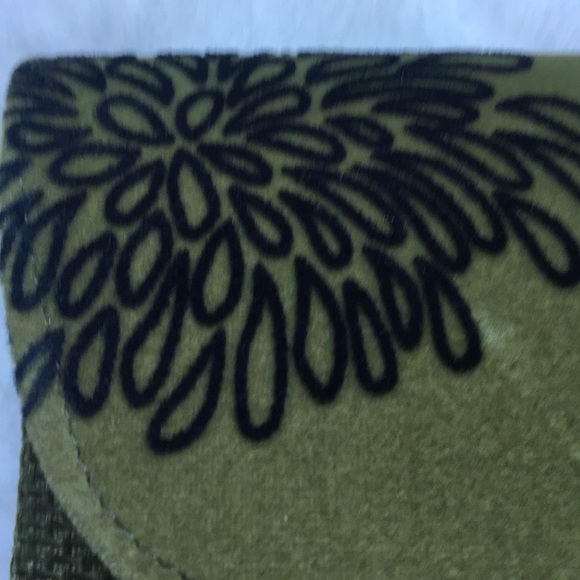 Green Handmade Straw Clutch - Picture 4 of 6